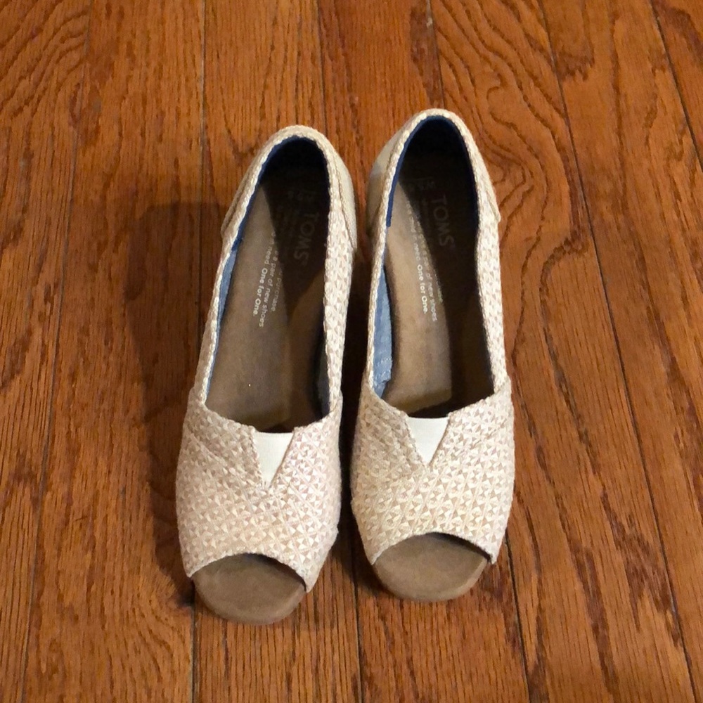 Toms wedges